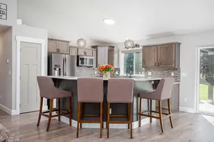 53845 Pine Grove Rd, La Pine, OR 97739 - Photo 12