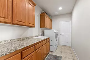 268 Robert Trent Jones Blvd, Eagle Point, OR 97524 - Photo 16