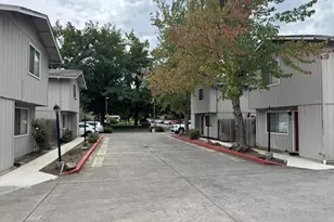 747 Spring St, Medford, OR 97504 - Photo 4