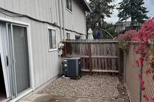 747 Spring St, Medford, OR 97504 - Photo 16