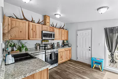 20400 Highway 62, Shady Cove, OR 97539 - Photo 8