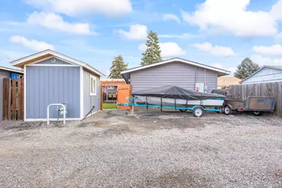 835 SW 14th Street, Redmond, OR 97756 - Photo 28