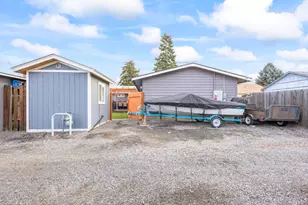835 SW 14th St, Redmond, OR 97756 - Photo 28
