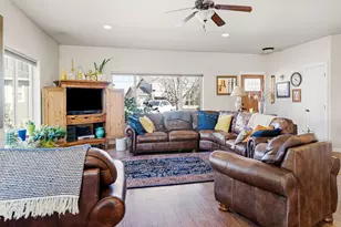 1453 NW 20th Ct, Redmond, OR 97756 - Photo 4