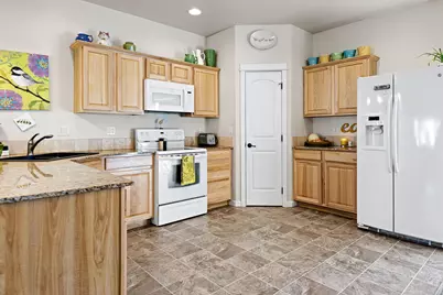 1453 NW 20th Court, Redmond, OR 97756 - Photo 6