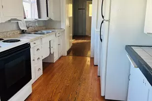 611 W 4th St, Medford, OR 97501 - Photo 6