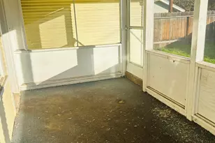 611 W 4th St, Medford, OR 97501 - Photo 14