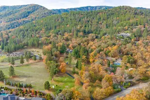 4075 Livingston Rd, Central Point, OR 97502 - Photo 2