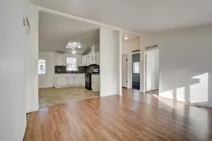 633 E Archwood Dr, Eagle Point, OR 97524 - Photo 6