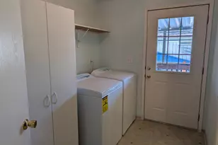 1055 N 5th St, Jacksonville, OR 97530 - Photo 22