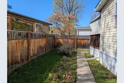 1055 N 5th Street #UNIT 110, Jacksonville, OR 97530 - Photo 30