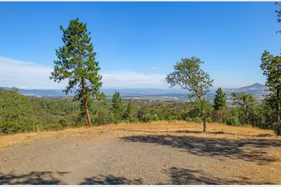 1018 Coleman Hills Drive #6, Medford, OR 97501 - Photo 14