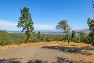 1018 Coleman Hills Dr, Medford, OR 97501 - Photo 14