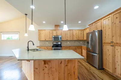 1752 NW Upas Avenue, Redmond, OR 97756 - Photo 8