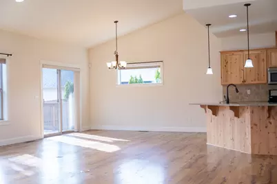 1752 NW Upas Avenue, Redmond, OR 97756 - Photo 20