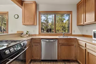 17894 Red Cedar Ln, Sunriver, OR 97707 - Photo 12