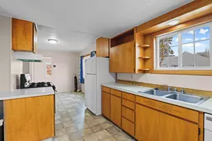 703 Mitchell St, Klamath Falls, OR 97601 - Photo 10