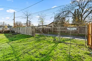 933 Dakota Ave, Medford, OR 97501 - Photo 22