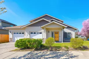 356 SW Bayou Pl, Grants Pass, OR 97526 - Photo 2