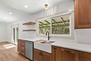 753 Rogue River Hwy, Gold Hill, OR 97525 - Photo 16