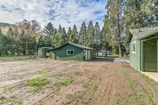 753 Rogue River Hwy, Gold Hill, OR 97525 - Photo 32