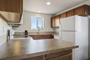 2527 NE 5th St, Redmond, OR 97756 - Photo 14