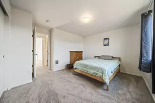 2527 NE 5th St, Redmond, OR 97756 - Photo 26