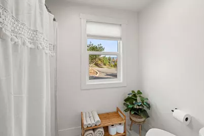 1383 Highcrest Drive, Medford, OR 97504 - Photo 14