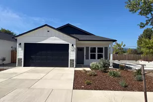 729 Dahl Pl, Medford, OR 97501 - Photo 1