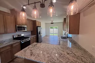 729 Dahl Pl, Medford, OR 97501 - Photo 2