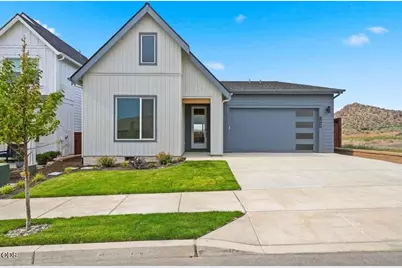 1668 NE Sunstone Avenue, Prineville, OR 97754 - Photo 1