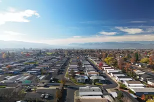 1570 S Peach St, Medford, OR 97501 - Photo 16