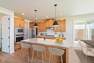 3044 NE Brownstone Pl, Bend, OR 97701 - Photo 4