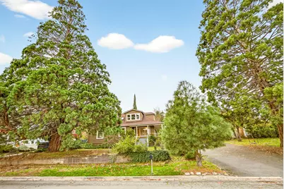 527 Chestnut Street, Ashland, OR 97520 - Photo 2