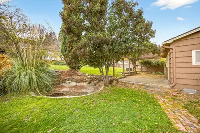 527 Chestnut Street, Ashland, OR 97520 - Photo 46