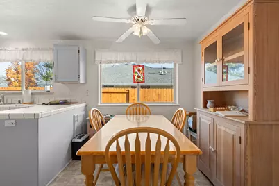 1025 Fairfield Avenue, Central Point, OR 97502 - Photo 22