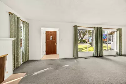 6 S Groveland Avenue, Medford, OR 97504 - Photo 4