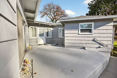 6 S Groveland Avenue, Medford, OR 97504 - Photo 40