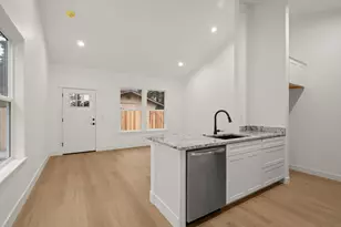 414 SW I St, Grants Pass, OR 97526 - Photo 4