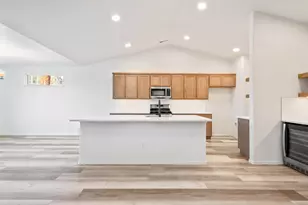 70085 Cayuse Dr, Sisters, OR 97759 - Photo 12