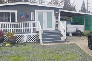 122 Parkdale Cir, Grants Pass, OR 97527 - Photo 2