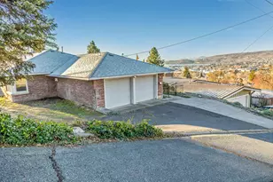 2046 Huron St, Klamath Falls, OR 97601 - Photo 2