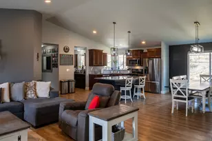 8445 19th St, Terrebonne, OR 97760 - Photo 6