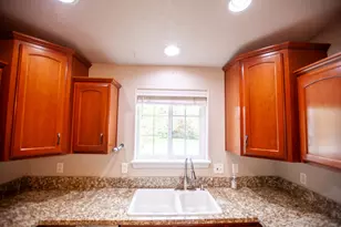 1604 Medart Ln, Grants Pass, OR 97527 - Photo 14