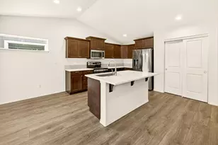 3665 Durst St, Medford, OR 97504 - Photo 14