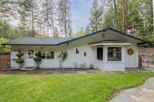 4184 E Evans Creek Rd, Rogue River, OR 97537 - Photo 1