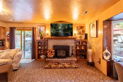 4184 E Evans Creek Road, Rogue River, OR 97537 - Photo 2