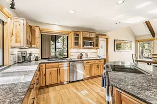 57557 Lupine Ln, Sunriver, OR 97707 - Photo 18