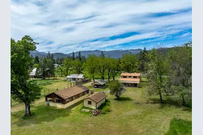 20541 Williams Highway, Williams, OR 97544 - Photo 26