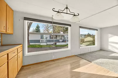 3955 S Stage Road #APT 21, Medford, OR 97501 - Photo 2